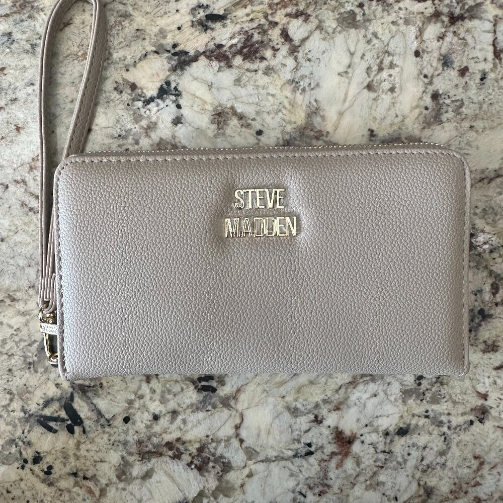 Steve Madden Zip Around Logo Wallet Taupe- Brand New